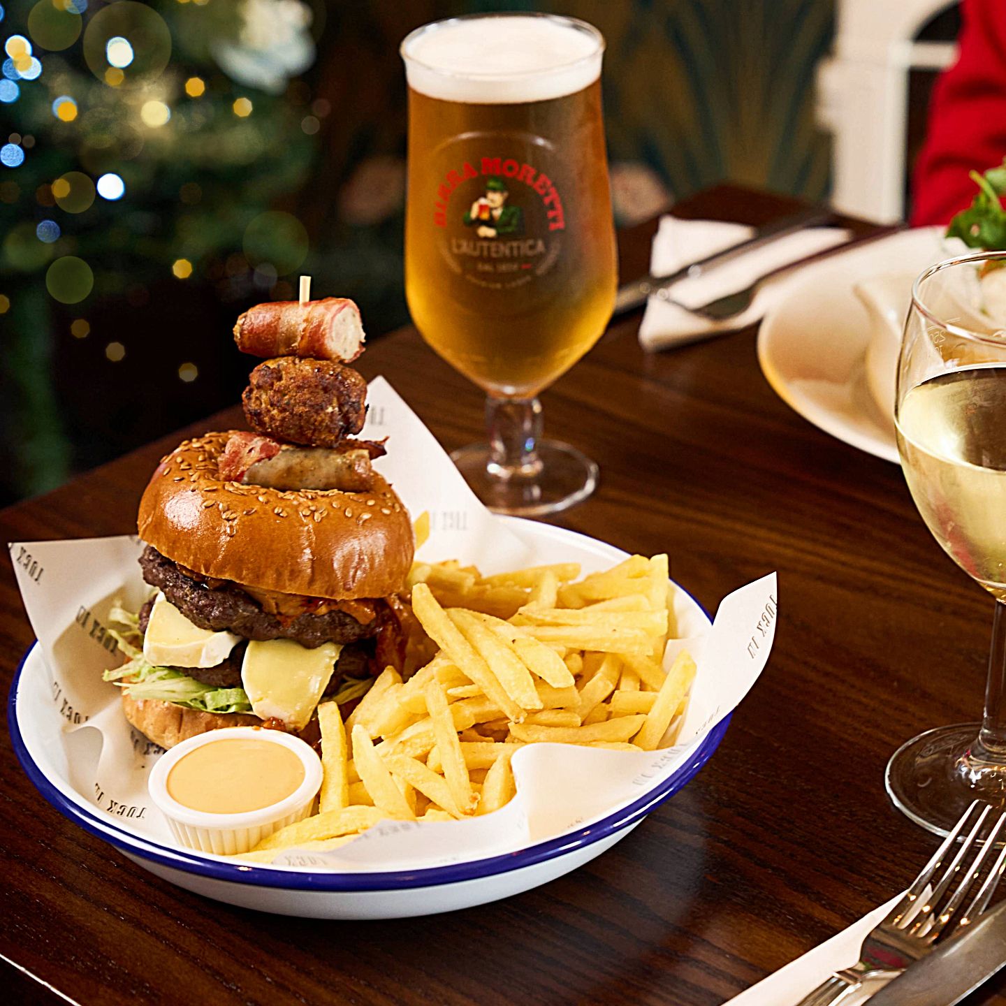 Festive Lunch & Dinner at The Magna Carta in Lincoln